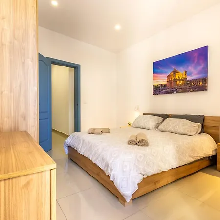 Stylish Near & A Few Minutes To The Promenade By Quicktrips Apartman