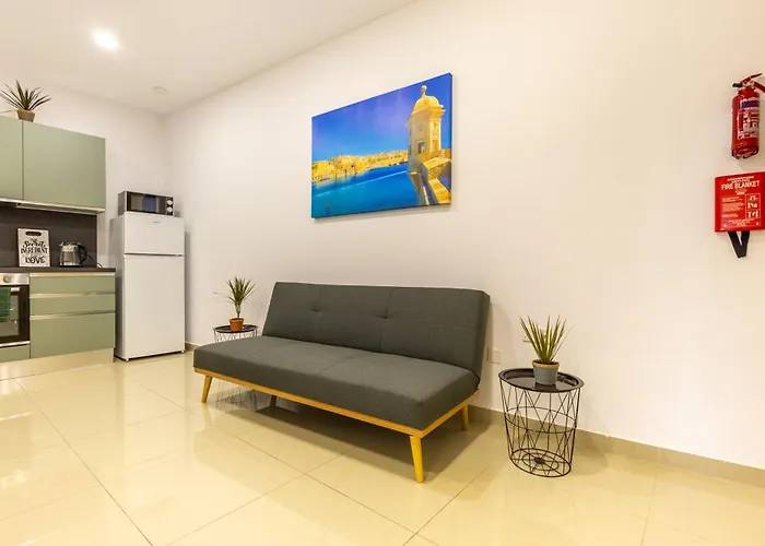 Stylish Near & A Few Minutes To The Promenade By Quicktrips *