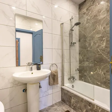 Apartment Stylish Near & A Few Minutes To The Promenade By Quicktrips