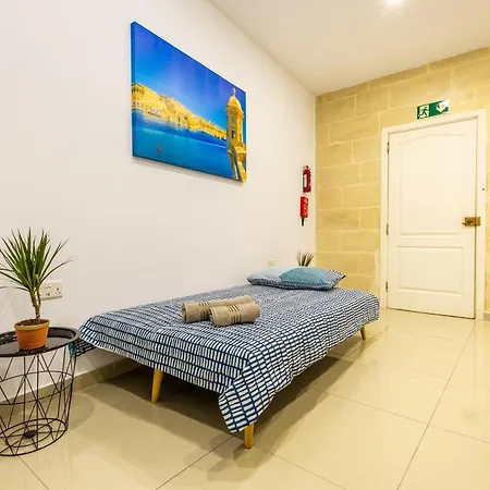 Stylish Near & A Few Minutes To The Promenade By Quicktrips *