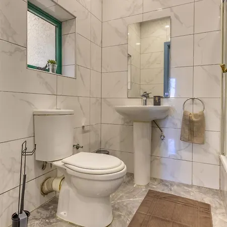 Apartment Stylish Near & A Few Minutes To The Promenade By Quicktrips