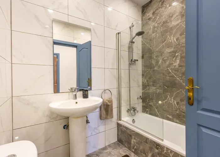 Apartament Stylish Near & A Few Minutes To The Promenade By Quicktrips