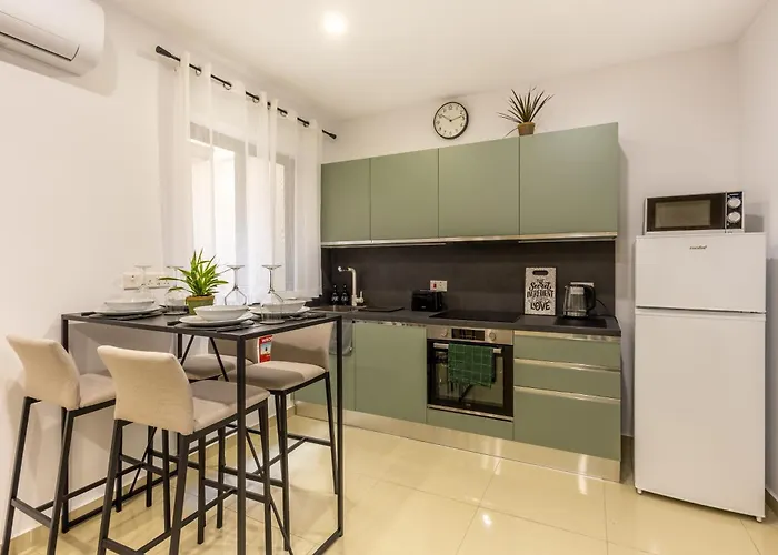 Stylish Near & A Few Minutes To The Promenade By Quicktrips * Msida