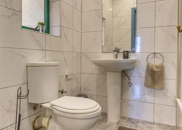 Apartament Stylish Near & A Few Minutes To The Promenade By Quicktrips